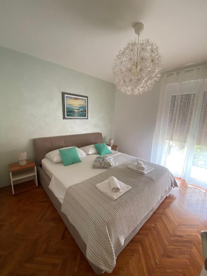 Family Beach Apartments Перой Экстерьер фото