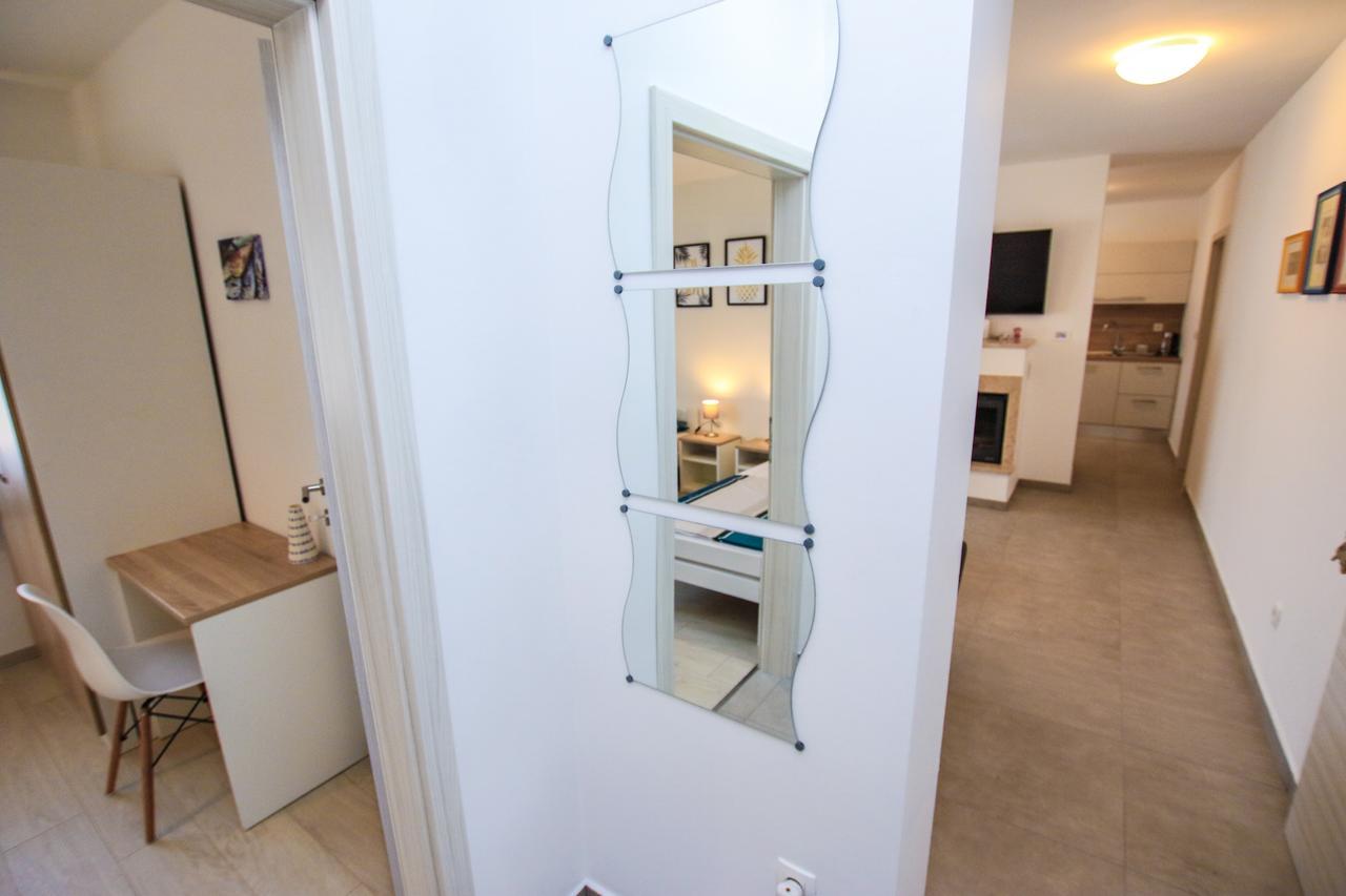 Family Beach Apartments Перой Экстерьер фото