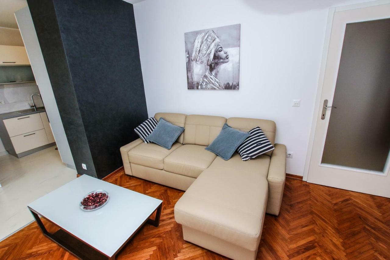 Family Beach Apartments Перой Экстерьер фото