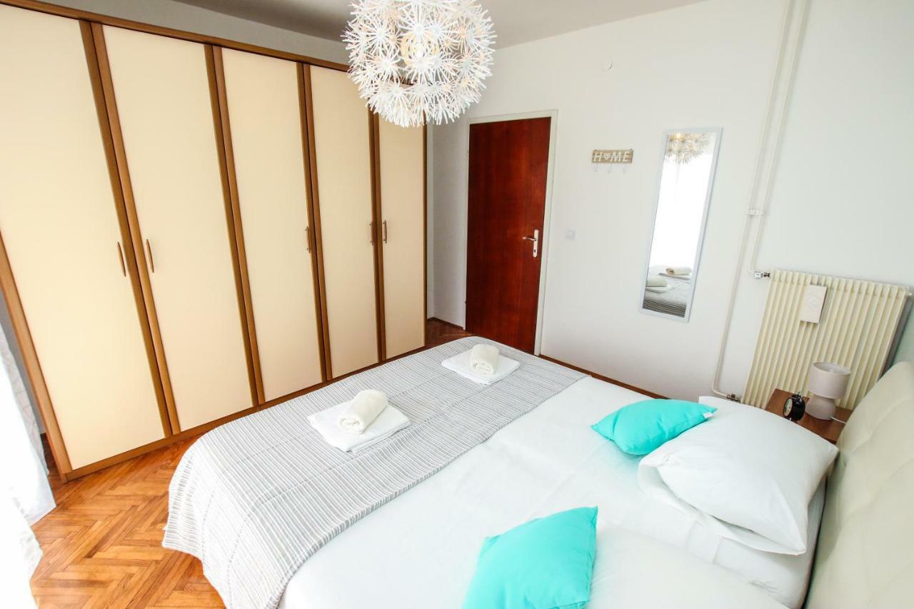 Family Beach Apartments Перой Экстерьер фото