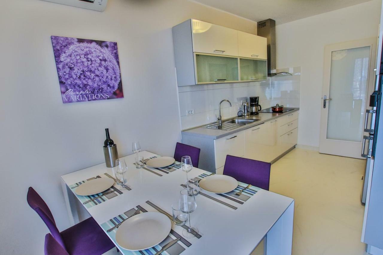 Family Beach Apartments Перой Экстерьер фото