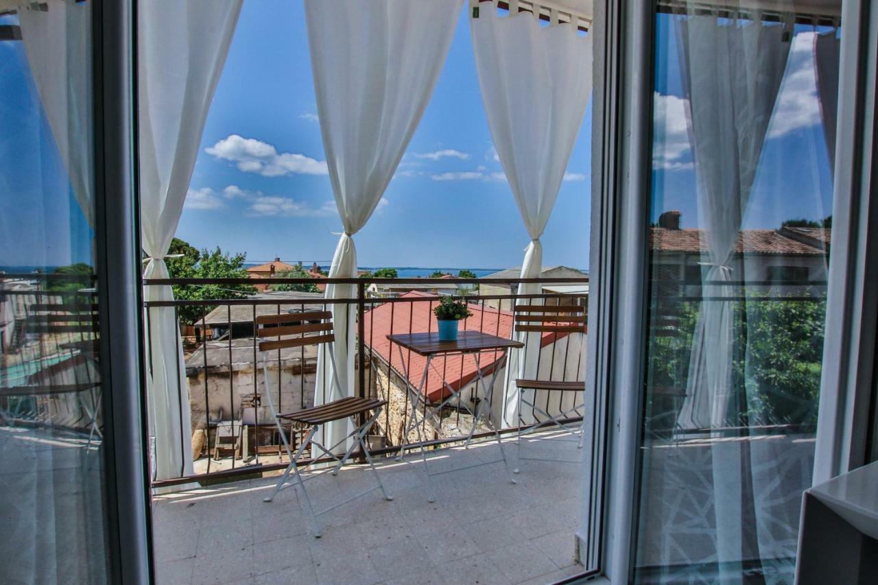 Family Beach Apartments Перой Экстерьер фото