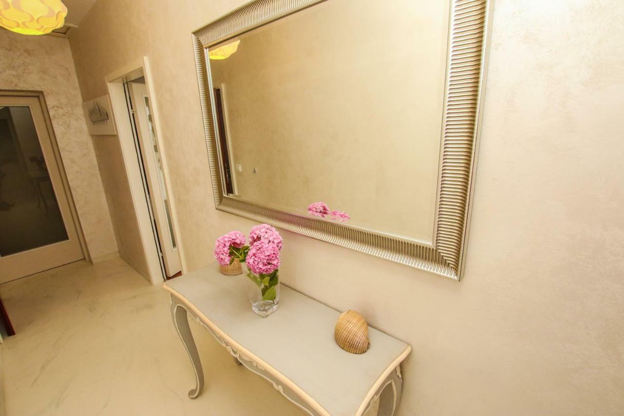 Family Beach Apartments Перой Экстерьер фото